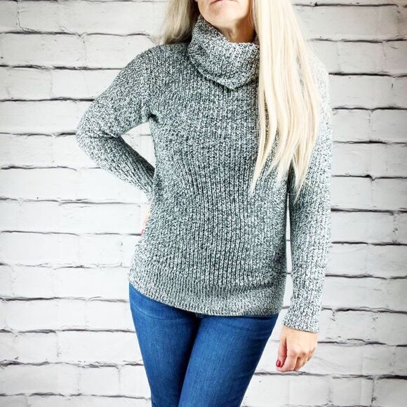 Abercrombie & Fitch cowl neck turtleneck sweater - Picture 2 of 7